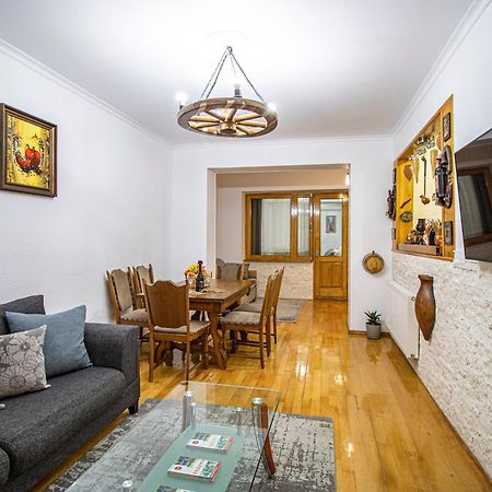 Cozy Apartment On Kostava Tbilisi Eksteriør billede