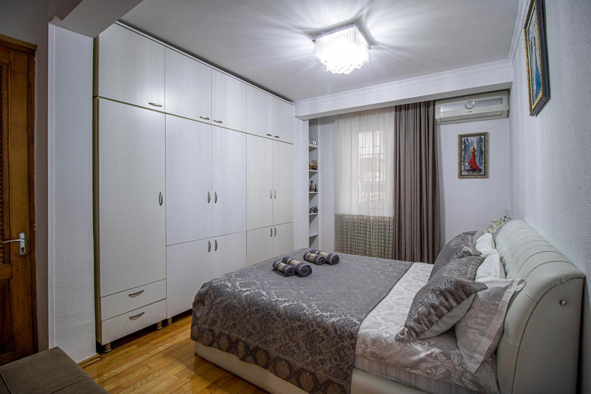 Cozy Apartment On Kostava Tbilisi Eksteriør billede
