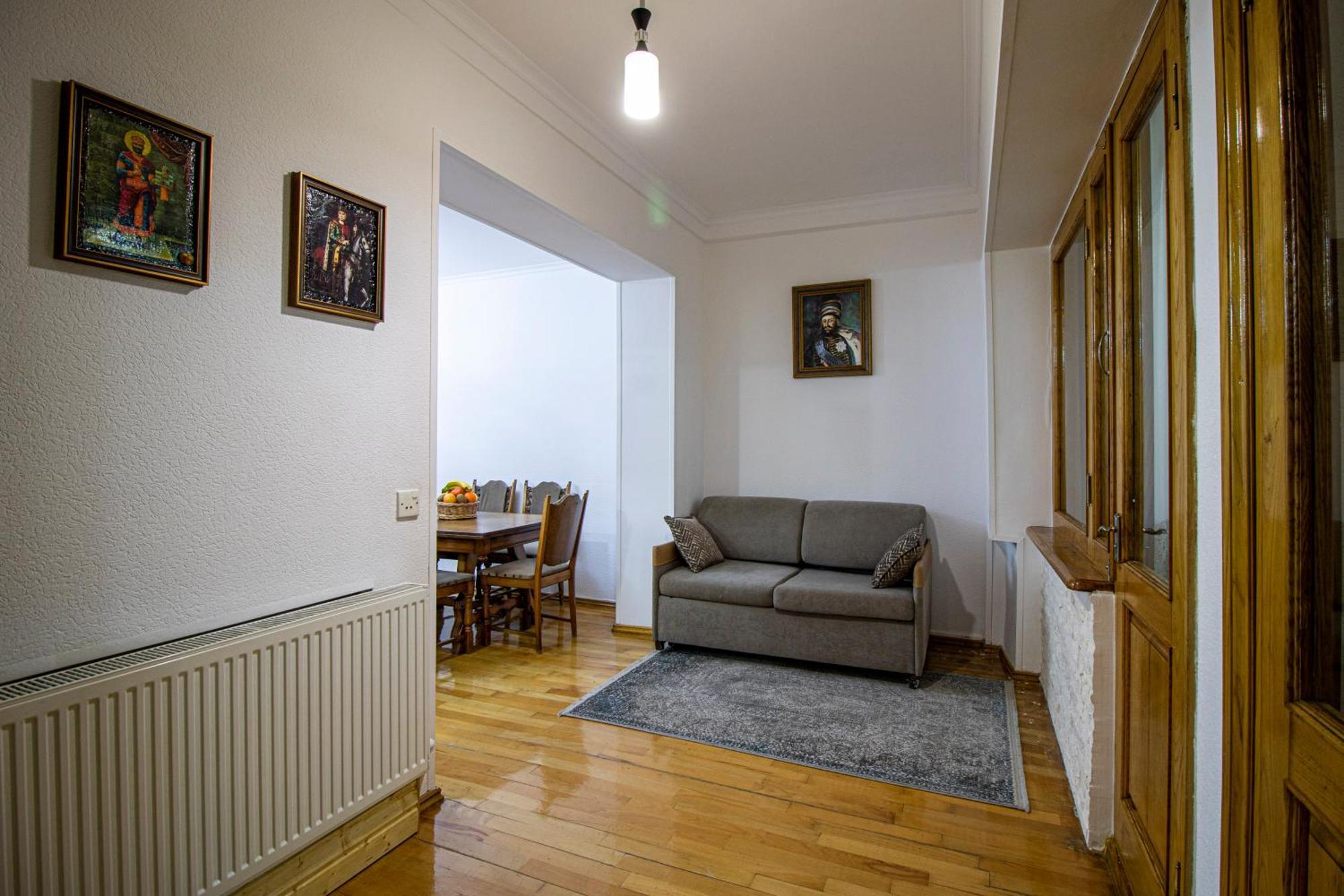 Cozy Apartment On Kostava Tbilisi Eksteriør billede