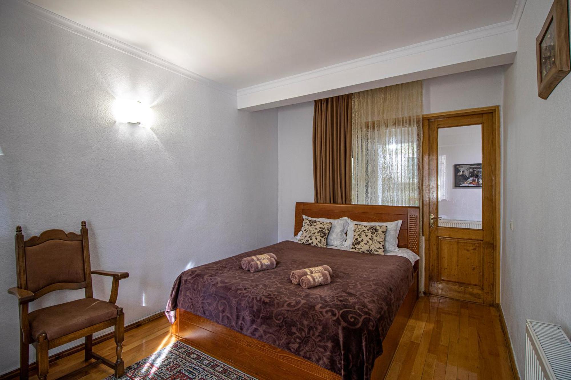 Cozy Apartment On Kostava Tbilisi Eksteriør billede