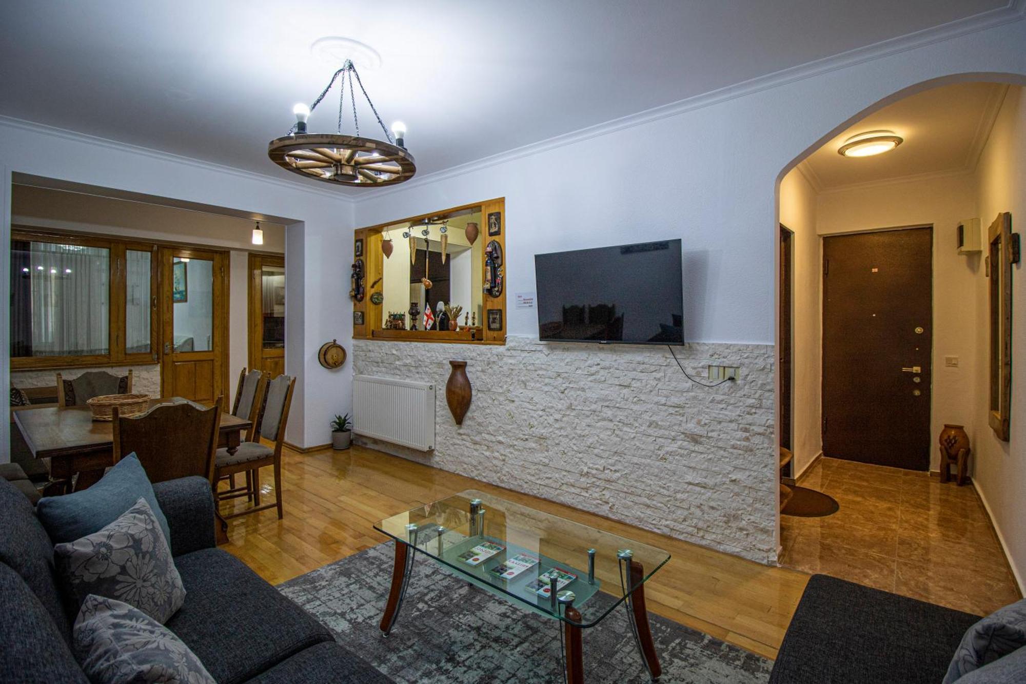 Cozy Apartment On Kostava Tbilisi Eksteriør billede